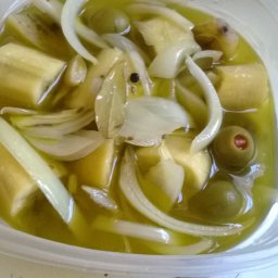 Guinoes En Escabche (Pickled Green Bananas)